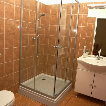 Anna Vendeghaz Guest house